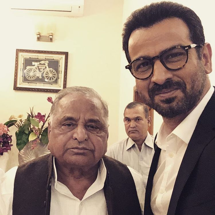 Ronit shared another photo in which he is seen with Mulayam Singh Yadav. "Great meeting the man himself. Simple, humble and great sense of humour. Thank you for your time Sir," the actor captioned it. "Dongri Ka Raja", helmed by Hadi Ali Abrar and set against the backdrop of the underworld, is set for release on November 11. Dongri Ka Raja,Dongri Ka Raja team,Mulayam Singh,Samajwadi Party chief Mulayam Singh Yadav,Samajwadi Party chief,Samajwadi Party leader Shivpal Singh Yadav,Shivpal Singh Yadav,Ronit Roy