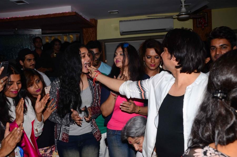 Actor & director Kapil Kaustubh Sharma, celebrated his birthday along with his family, friends and the team of his directorial debut Love, Life & Screw Ups!!! His father, veteran producer K.C.Sharma specially came to the party to bless him. Dolly Thakore and Mita Vashist were seen having animated talk, while enjoying a lavish spread of delicious exotic chaat. Kapil Kaustubh Sharma,Kapil Kaustubh Sharma Birthday Bash,Kapil Kaustubh Sharma Birthday celebrations,Kapil Kaustubh Sharma Birthday Bash pics,Kapil Kaustubh Sharma Birthday Bash images,Kapil Kaustubh Sharma Birthday Bash photos,Kapil Kaustubh Sharma Birt