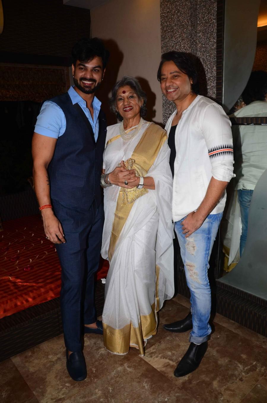 Yuvraj Parasar Dolly Thakore and Kapil Sharma. Kapil Kaustubh Sharma,Kapil Kaustubh Sharma Birthday Bash,Kapil Kaustubh Sharma Birthday celebrations,Kapil Kaustubh Sharma Birthday Bash pics,Kapil Kaustubh Sharma Birthday Bash images,Kapil Kaustubh Sharma Birthday Bash photos,Kapil Kaustubh Sharma Birt