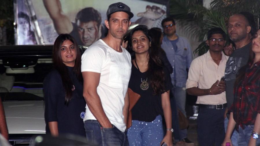 Photos of Bollywood actor Hrithik Roshan with family spotted at Sunny Super Sound. Hrithik Roshan,Hrithik Roshan with family,Hrithik Roshan with his family,Hrithik Roshan at Sunny Super Sound,Hrithik Roshan with family spotted at Sunny Super Sound,Hrithik Roshan latest pics,Hrithik Roshan latest images,Hrithik Roshan latest photos,Hrith