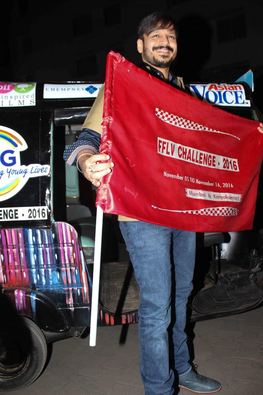 Photos of Bollywood actor Vivek Oberoi during the launch of 'Tuk Tuk Challenge 2016' by Food For Life Vrindavan in Mumbai. Vivek Oberoi,Tuk Tuk Challenge 2016,Tuk Tuk Challenge,Food For Life Vrindavan,actor Vivek Oberoi,Vivek Oberoi latest pics,Vivek Oberoi latest images,Vivek Oberoi latest photos,Vivek Oberoi latest stills,Vivek Oberoi latest pictures