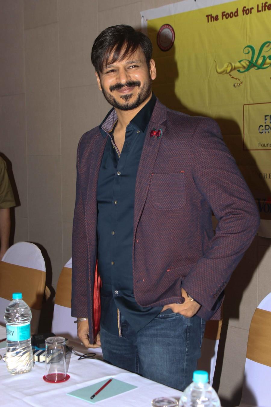 Photos of Bollywood actor Vivek Oberoi during the launch of 'Tuk Tuk Challenge 2016' by Food For Life Vrindavan in Mumbai. Vivek Oberoi,Tuk Tuk Challenge 2016,Tuk Tuk Challenge,Food For Life Vrindavan,actor Vivek Oberoi,Vivek Oberoi latest pics,Vivek Oberoi latest images,Vivek Oberoi latest photos,Vivek Oberoi latest stills,Vivek Oberoi latest pictures