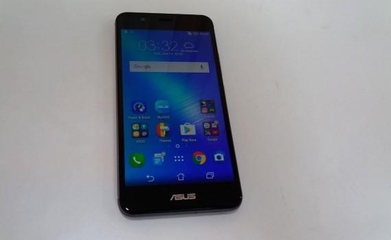 Asus Zenfone 3 Max sports a 5.2-inch full HD display with 1920x1080p resolution, huge improvement over predecessor, which had HD (1280x720p) screen