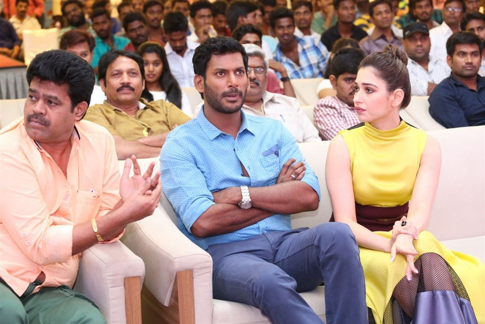Telugu movie Okkadochadu audio launch event held at Hyderabad. Celebs like Vishal, Tamanna, Sri Divya, Mehreen, Dil Raju, Suraj, Jayaprakash, Bellamkonda Suresh, Syamala, Richard M. Nathan and others graced the event. Okkadochadu Audio Launch,Okkadochadu,Vishal,Tamanna,Sri Divya,Okkadochadu Audio Launch pics,Okkadochadu Audio Launch images,Okkadochadu Audio Launch photos,Okkadochadu Audio Launch stills