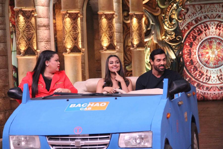 John Abraham, Sonakshi Sinha promotes Force 2 on Comedy Nights Bachao