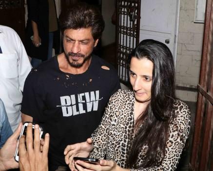 Photos of Bollywood actor Shah Rukh Khan spotted at Bandra.