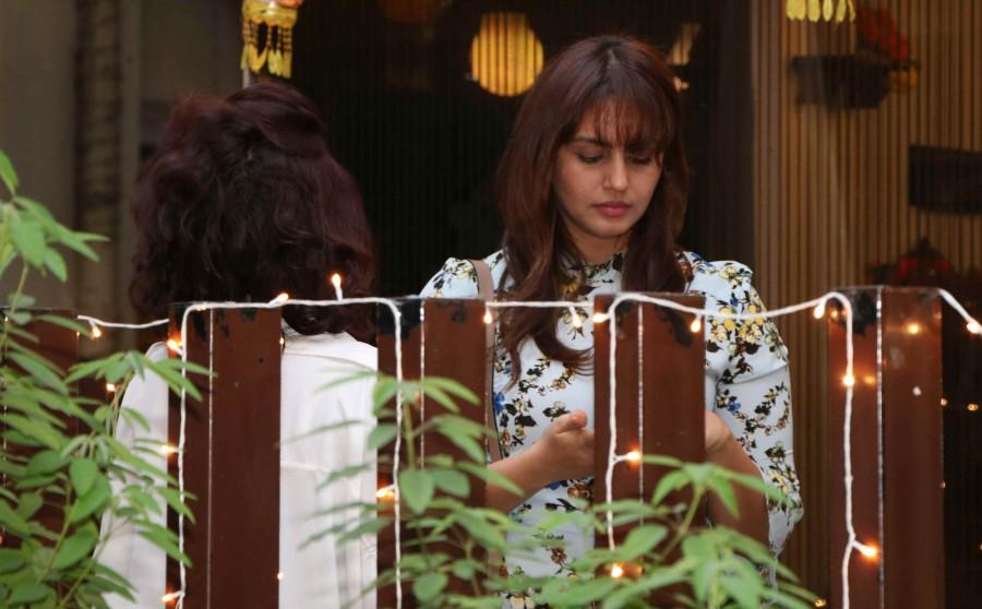 Photos of Bollywood actress Huma Qureshi spotted at B Blunt Salon Bandra. Huma Qureshi,Huma Qureshi spotted at B Blunt Saloon,B Blunt Saloon,Huma Qureshi latest pics,Huma Qureshi latest images,Huma Qureshi latest photos,Huma Qureshi latest stills,Huma Qureshi latest pictures