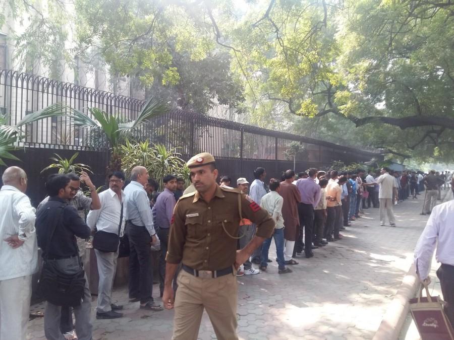 The exchange limit was for Rs 4,000. The bank officials were giving a new note of Rs 2000 and 20 notes of Rs 100. They said the bank had not received new notes of Rs 500. Rs 500, Rs 1000 exchange,Note exchange,Long queues seen outside banks,Long queues seen outside ATMs,Rs 500 and Rs 1,000,currency notes