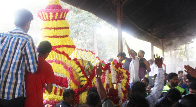 Funeral procession of actor Uday, who was died during shooting of a Kannada film Masti Gudi while enacting a stunt scene by jumping from a helicopter; in Bengaluru on Nov. 10, 2016. Uday,Uday Funeral,Uday Funeral pictures,Uday Funeral pics,Uday Funeral images,Uday Funeral photos,Uday Funeral stills,Masti Gudi movie,Masti Gudi accident,masti gudi death,Masti Gudi kannada actors