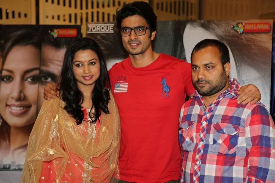 Reecha Sinha, Gashmeer Mahajani and Ravi at Dongri Ka Raja special screening. Dongri Ka Raja special screening,Dongri Ka Raja,Mahek Chahal,Ashmit Patel,Reecha Sinha,Gashmeer Mahajani,Ravi,Gauri,Ronit Roy,PS Chatwal,A.I.S. Bedi,Hadi Ali Abrar,Dongri Ka Raja special screening pics,Dongri Ka Raja special screening images,Dongri Ka Raj