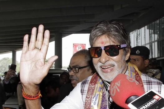 Actor Amitabh Bachchan arrives at NSC Bose Airport in Kolkata to attend 22nd Kolkata International Film Festival on Nov 11, 2016.