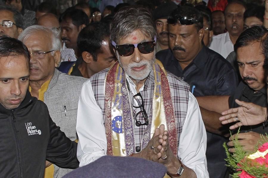 Actor Amitabh Bachchan arrives at NSC Bose Airport in Kolkata to attend 22nd Kolkata International Film Festival on Nov 11, 2016. Amitabh Bachchan,Parineeti Chopra,Kajol,22nd Kolkata International Film Festival,Kolkata International Film Festival,Kolkata International Film Festival pics,Kolkata International Film Festival images,Kolkata International Film Festival photos,Kolkata Int