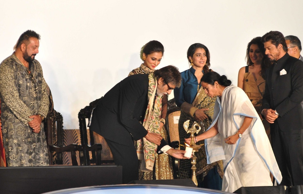 Mamata Banerjee, Amitabh Bachchan, Shah Rukh Khan At 22nd Kolkata ...