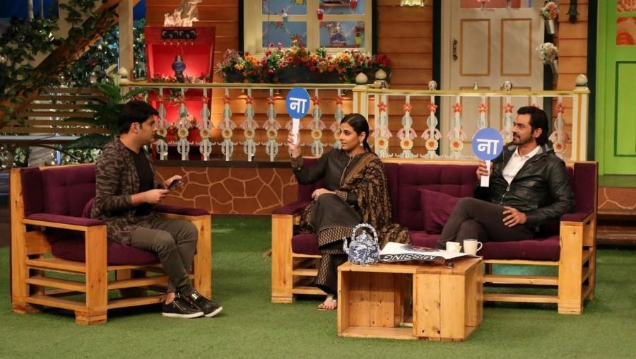 Bollywood Actors Vidya Balan, Arjun Rampal and Stand up comedian Kapil Sharma during the promotion of film Kahani-2 on the sets of The Kapil Sharma Show in Mumbai on Nov 11, 2016. Vidya Balan,Arjun Rampal,Kahani 2,Kahani 2 on the sets of The Kapil Sharma Show,Kahani 2 on The Kapil Sharma Show,The Kapil Sharma Show,Kahani 2 promotion,Kahani 2 movie promotion,Kahani 2 movie promotion pics,Kahani 2 movie promotion images,Kahani 2 movi