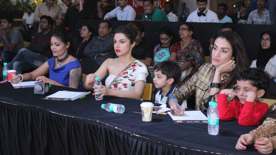 Divya Khosla Kumar, Karishma Modi and Teesha Nigam judging the show. Divya Khosla Kumar,Divya Khosla Kumar walk on ramp,Divya Khosla Kumar walk on ramp with her son Ruhaan Kumar,Divya Khosla Kumar at Shine Young 2016,Shine Young 2016,Shine Young,Ruhaan Kumar