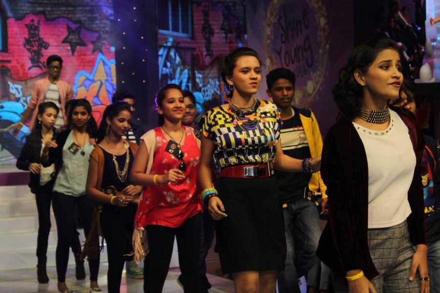 Children walking on ramp. Divya Khosla Kumar,Divya Khosla Kumar walk on ramp,Divya Khosla Kumar walk on ramp with her son Ruhaan Kumar,Divya Khosla Kumar at Shine Young 2016,Shine Young 2016,Shine Young,Ruhaan Kumar