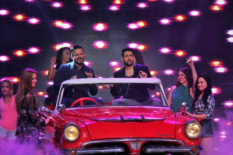 Best Buddies Vivek Oberoi and Aftaab Shivdasani shot for ZEE TV’s show Yaaron Ki Baraat. Aftaab Shivdasani,Vivek Oberoi,Aftaab Shivdasani and Vivek Oberoi,Yaaron Ki Baraat,ZEE TV’s show Yaaron Ki Baraat,Reitesh Deshmukh