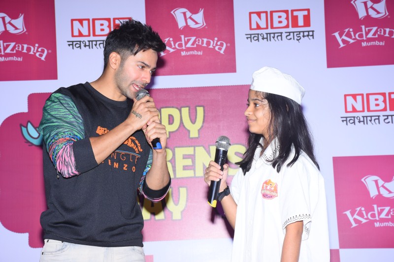 Actor Varun Dhawan celebrates a fun filled Children's Day at Kidzania in Mumbai. Varun Dhawan,Varun Dhawan celebrates Children's Day,Varun Dhawan celebrates Children's Day at Kidzania,Varun Dhawan at Kidzania,Kidzania,Children's Day,Children's Day celebrations,Varun Dhawan pics,Varun Dhawan images,Varun Dhawan phot