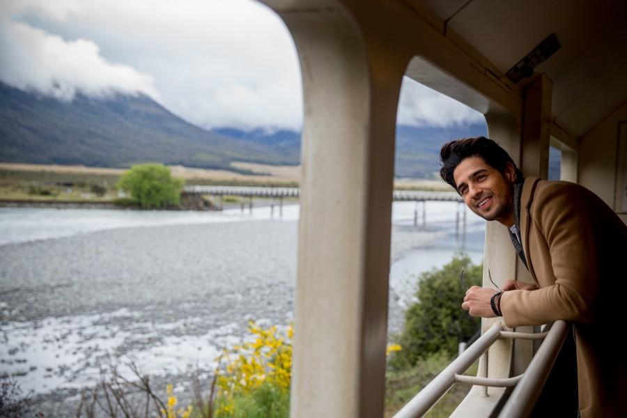 In a fun ride on the TranzAlpine train journey, Sidharth was seen enjoying the beautiful escapades from the farmlands of the Canterbury Plains to the mighty Southern Alps. Along with enjoying the jaw dropping beauty, Sidharth convinced the driver to teach him what it takes to control the train in one of the most beautiful alpine environments in the world. A multi-tasker we must say! Sidharth Malhotra,Sidharth Malhotra in New Zealand,Sidharth Malhotra vacationing in New Zealand,Sidharth Malhotra latest pics,Sidharth Malhotra latest images,Sidharth Malhotra latest photos,Sidharth Malhotra latest stills,Sidharth Malhotra latest pictures