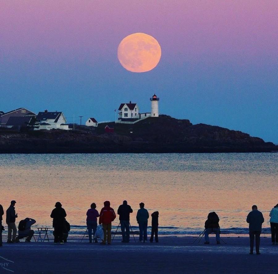 In pictures: Supermoon around the world. Supermoon,Supermoon around world,Supermoon in india,Supermoon pics,Supermoon images,Supermoon stills,Supermoon pictures,Supermoon photos,Supermoon new pics