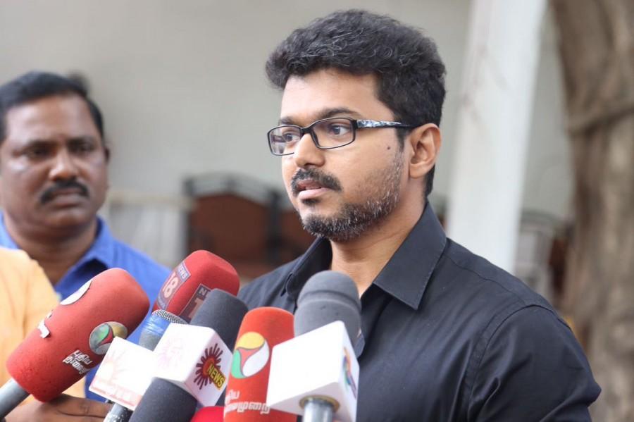 South Indian actor Ilayathalapathy Vijay speaks about Modi's cash Demonetisation at AVM Studios in Vadapalani, Chennai. Vijay press meet,actor Vijay press meet,Ilayathalapathy Vijay,Vijay press meet on cash issue
