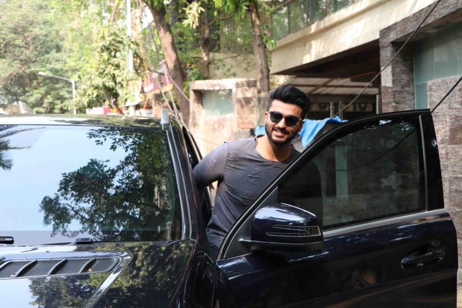 Photos of Bollywood actor Arjun Kapoor spotted at Bandra. Arjun Kapoor,Arjun Kapoor at Bandra,Arjun Kapoor spotted at Bandra,actor Arjun Kapoor,Arjun Kapoor latest pics,Arjun Kapoor latest images,Arjun Kapoor latest photos,Arjun Kapoor latest stills,Arjun Kapoor latest pictures