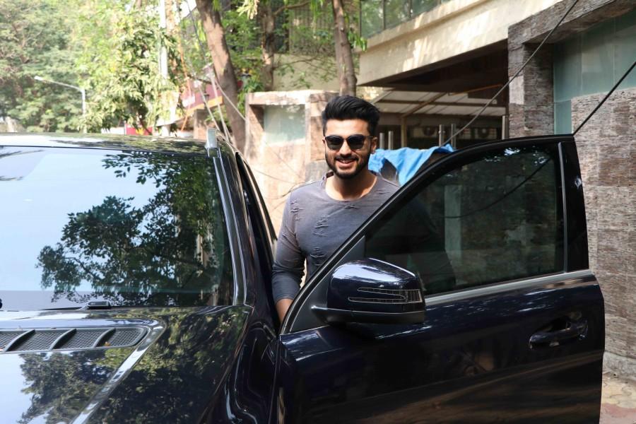 Photos of Bollywood actor Arjun Kapoor spotted at Bandra. Arjun Kapoor,Arjun Kapoor at Bandra,Arjun Kapoor spotted at Bandra,actor Arjun Kapoor,Arjun Kapoor latest pics,Arjun Kapoor latest images,Arjun Kapoor latest photos,Arjun Kapoor latest stills,Arjun Kapoor latest pictures