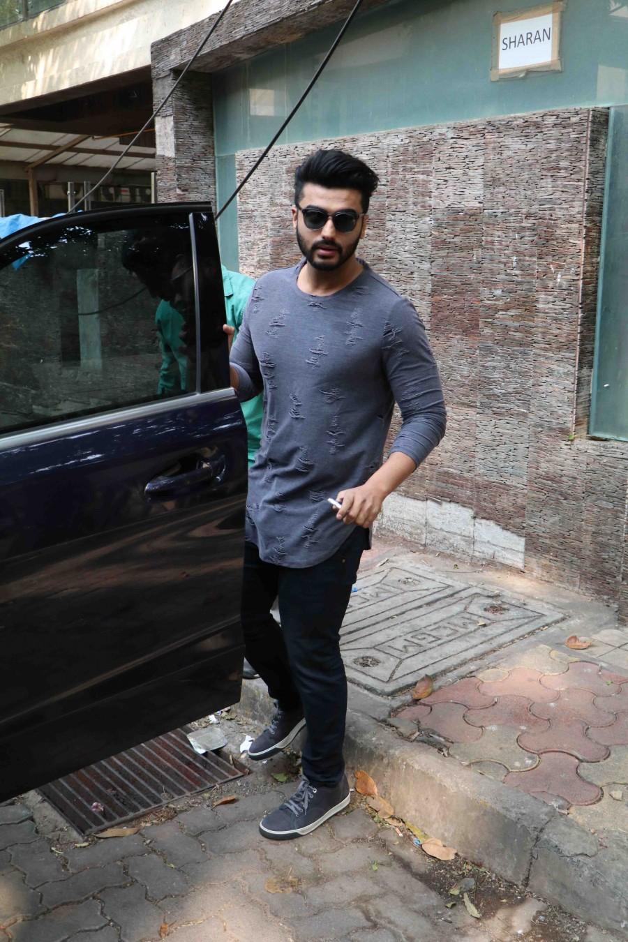 Photos of Bollywood actor Arjun Kapoor spotted at Bandra. Arjun Kapoor,Arjun Kapoor at Bandra,Arjun Kapoor spotted at Bandra,actor Arjun Kapoor,Arjun Kapoor latest pics,Arjun Kapoor latest images,Arjun Kapoor latest photos,Arjun Kapoor latest stills,Arjun Kapoor latest pictures
