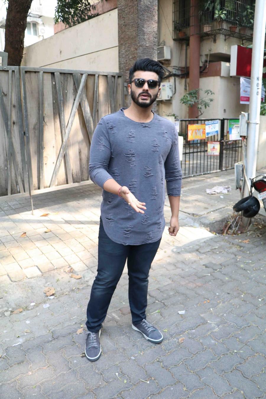 Photos of Bollywood actor Arjun Kapoor spotted at Bandra. Arjun Kapoor,Arjun Kapoor at Bandra,Arjun Kapoor spotted at Bandra,actor Arjun Kapoor,Arjun Kapoor latest pics,Arjun Kapoor latest images,Arjun Kapoor latest photos,Arjun Kapoor latest stills,Arjun Kapoor latest pictures