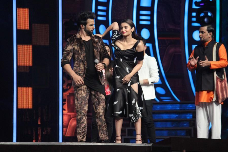 Photos of Bollywood Actress Alia Bhatt during the promotion of film Dear Zindagi on the sets of Sony TV reality show Super Dancer, in Mumbai, on Nov 15, 2016. Alia Bhatt,Dear Zindagi,Dear Zindagi promotion,Dear Zindagi movie promotion,Dear Zindagi on Super Dancer,Super Dancer,Dear Zindagi on the sets of Super Dancer,Alia Bhatt pics,Alia Bhatt images,Alia Bhatt photos,Alia Bhatt stills,Alia Bhatt pictures
