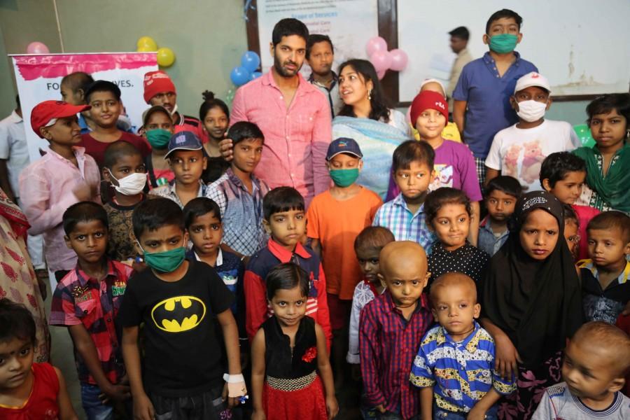 Speaking about the same, Purab said, "Through my life I've been involved with a number of different social groups always doing something for the kids. They are so full of energy, full of life, yourself being there is such a wonderful thing. Purab Kohli,Purab Kohli celebrates Children's Day 2016,Children's Day 2016,Childrens Day 2016,Purab Kohli pics,Purab Kohli images,Purab Kohli photos,Purab Kohli stills,Purab Kohli pictures