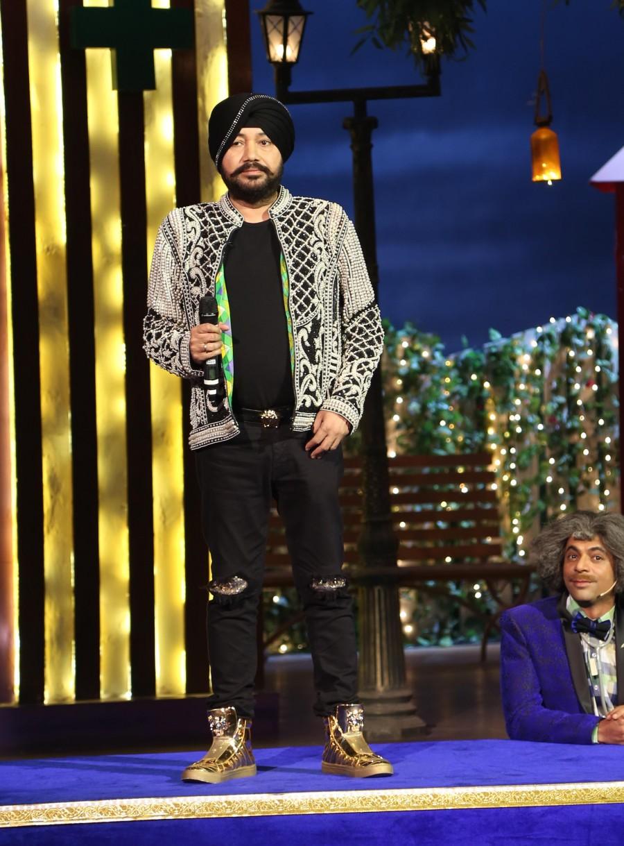 Daler Mehndi and Mika singh,Daler Mehndi,Mika singh,The Kapil Sharma Show,Daler Mehndi and on the sets of The Kapil Sharma Show,Mika singh on the sets of The Kapil Sharma Show