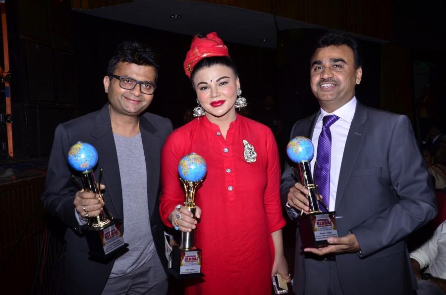 It was an evening which witnessed a gathering of varied personalities under one roof. Different achievers from the fields of sports, journalism, politics, fashion, business, media & social service were awarded for their contribution in their respective industries. Bhajan Samrat Anup Jalota, well-known actor Gufi Paintal and actor Arun Bakshi were seen at the awards night. Mumbai Global Achiever's Award,Mumbai Global Achiever's Award 2016,Bhajan Samrat Anup Jalota,Gufi Paintal,Arun Bakshi,Jeetendra Kapoor,actor Jeetendra Kapoor,Kanchan Avasthi