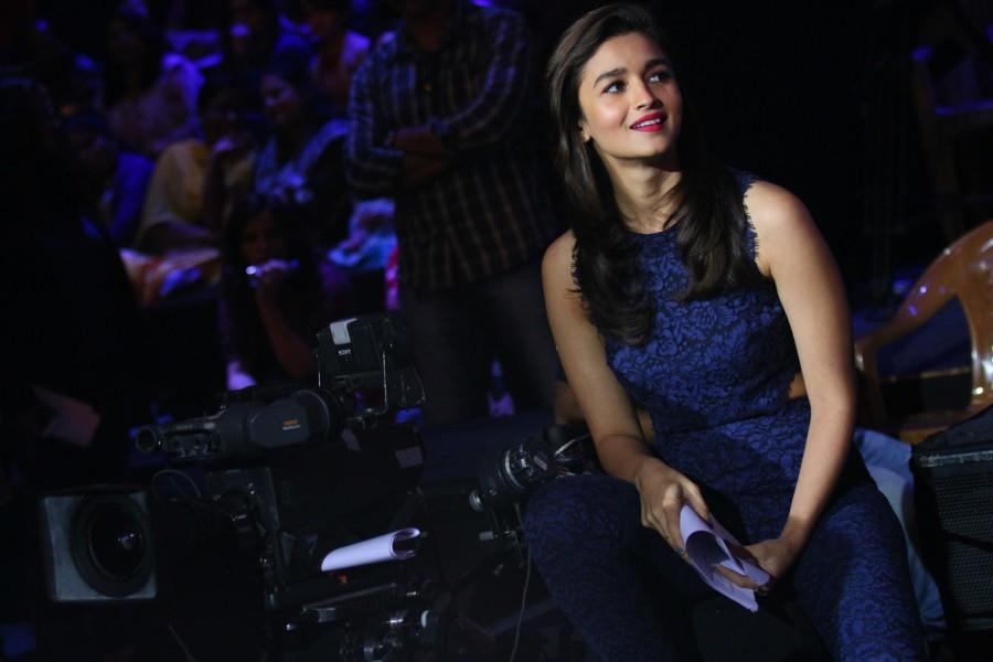 Bollywood actress Alia Bhatt from the upcoming episode of Jhalak Dikhhla Jaa...Hot Hai for the promotion of her upcoming movie 'Dear Zindagi', joining judges Karan Johar, Farah Khan and Jacqueline Fernandez on the jury table. Alia Bhatt,Alia Bhatt promotes Dear Zindagi,Dear Zindagi,Dear Zindagi promotion,Dear Zindagi promotion on Jhalak Dikhhla Jaa...Hota Hai,Jhalak Dikhhla Jaa...Hota Hai,Karan Johar,Farah Khan,Jacqueline Fernandez