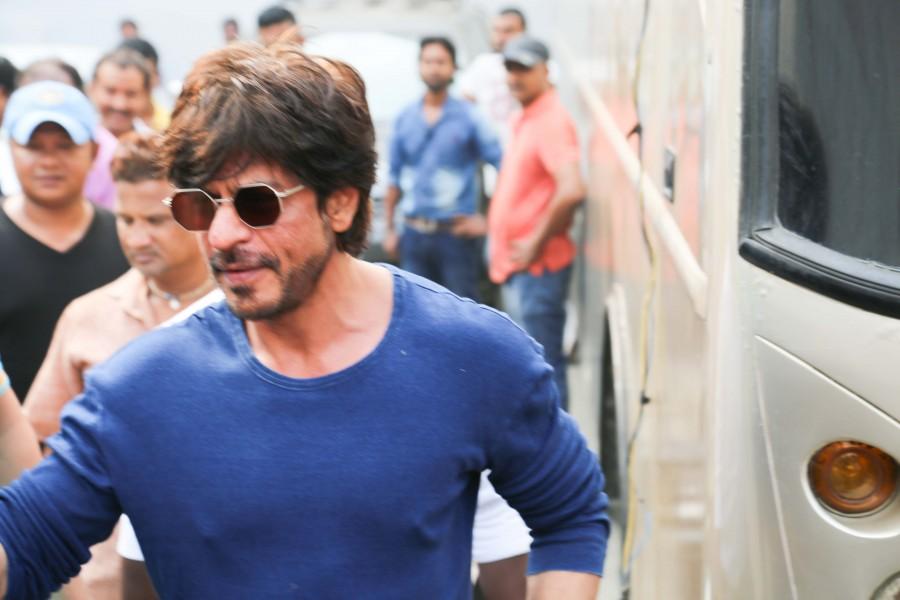 Photos of Bollywood actor Shah Rukh Khan at Mehboob studios for Dear Zindagi promotions in Mumbai on Nov 16, 2016. Shah Rukh Khan and Alia Bhatt,Shah Rukh Khan,Alia Bhatt,SRK,SRK and Alia Bhatt,Dear Zindagi promotions,Dear Zindagi promotions on Mehboob studios,Mehboob studios,Dear Zindagi movie promotions