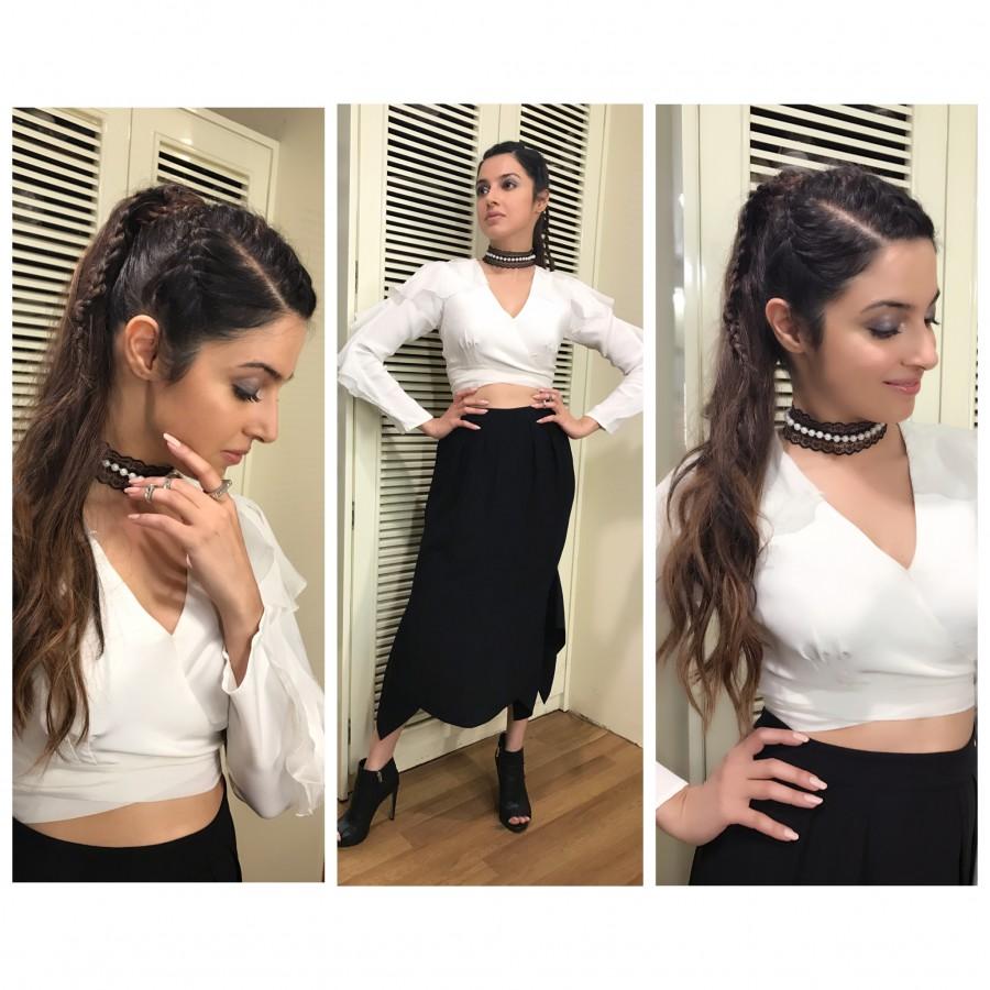 Slaying the red carpet yet again, Divya Khosla Kumar looks 'Badass' at the recently held Feman Salon & Spa Hair Heroes Awards 2016. Divya Khosla Kumar,actress Divya Khosla Kumar,Badass,Divya Khosla Kumar hair style,Divya Khosla Kumar at Femina Salon,Divya Khosla Kumar at Spa Hair Heroes Awards 2016,Spa Hair Heroes Awards 2016,Spa Hair Heroes Awards