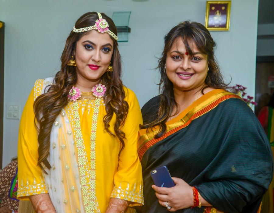 L -R Stylist Shaina Nath, Shilpa Shirodkar. Rishi Kapoor,Sukhwinder Singh,Shilpa Shirodkar,Mehendi ceremony of Stylist Shaina Nath daughter Rikku Rakesh Nath,Rikku Rakesh Nath,Reema Rakeshnath