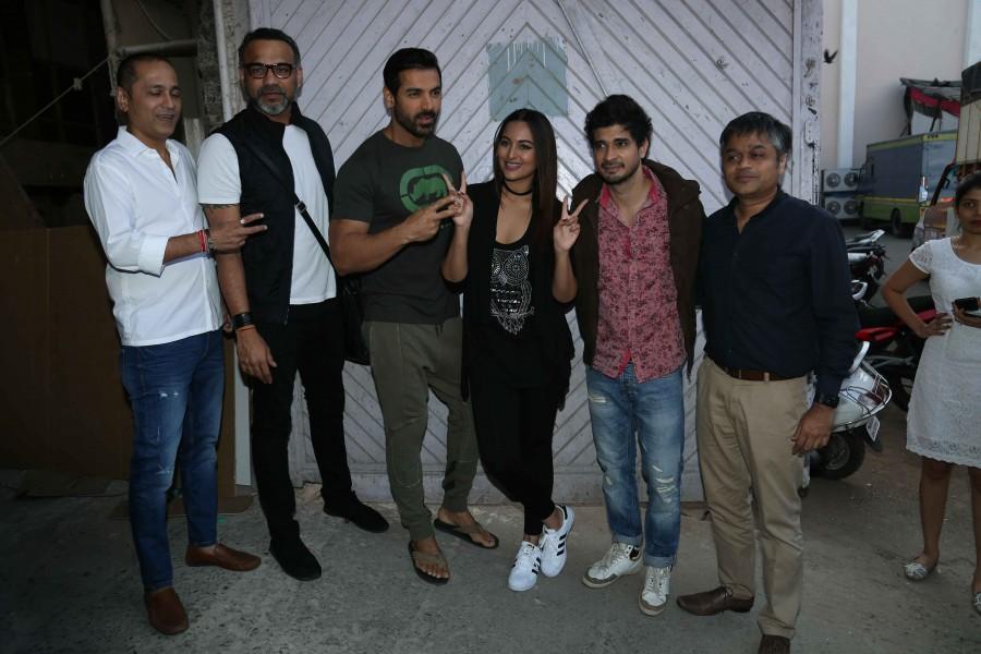 Photos of John Abraham, Sonakshi Sinha at Force 2 press conference. John Abraham,Sonakshi Sinha,Force 2 press conference,Force 2,John Abraham and Sonakshi Sinha,Force 2 press conference pics,Force 2 press conference images,Force 2 press conference photos,Force 2 press conference stills,Force 2 press conference pictures