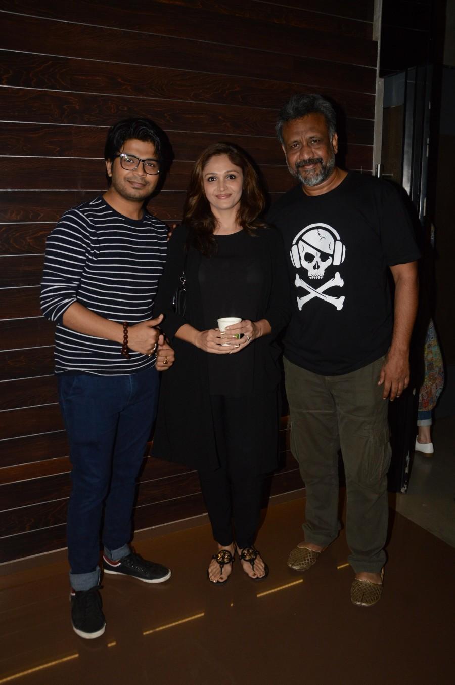 Celebs at Tum Bin 2 special screening. Tum Bin 2,Tum Bin 2 special screening,Tum Bin 2 special screening pics,Tum Bin 2 special screening images,Tum Bin 2 special screening photos,Tum Bin 2 special screening stills,Tum Bin 2 special screening pictures