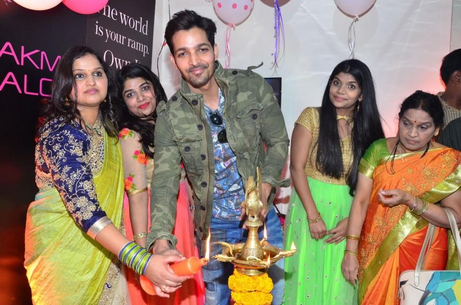 Check out the photos of Actor Harshvardhan Rane inaugurates Lakme Salon at Mehdipatnam. Harshvardhan Rane,Harshvardhan Rane launches Lakme Salon,Lakme Salon,Lakme Salon at Mehdipatnam,Mehdipatnam,actor Harshvardhan Rane,Harshvardhan Rane latest pics,Harshvardhan Rane latest images,Harshvardhan Rane latest photos,Harshvardhan Rane latest stil