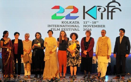 West Bengal Finance minister Amit Mitra, Birla Group chairman Kumar Mangalam Birla and actress Raveena Tandon during the closing ceremony of 22nd Kolkata International Film Festival in Kolkata on Nov 18, 2016.
