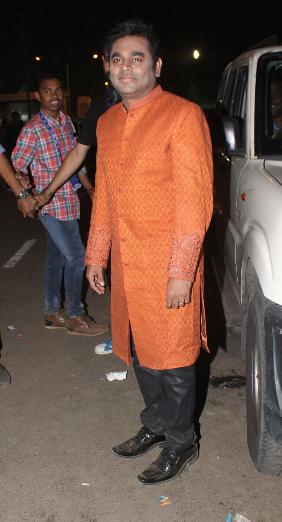 AR Rahman at Global Citizen Festival India 2016. Shah Rukh Khan,Sachin Tendulkar,Sonakshi Sinha,Global Citizen Festival India 2016,Global Citizen Festival India,Varun Dhawan,Athiya Shetty,Sachin Tendulkar,Sussanne Roshan,AR Rahman,Imtaiz Ali,Arjun Kapoor,Katrina Kaif,Parineeti Chopra,Zayed Khan,Malaika
