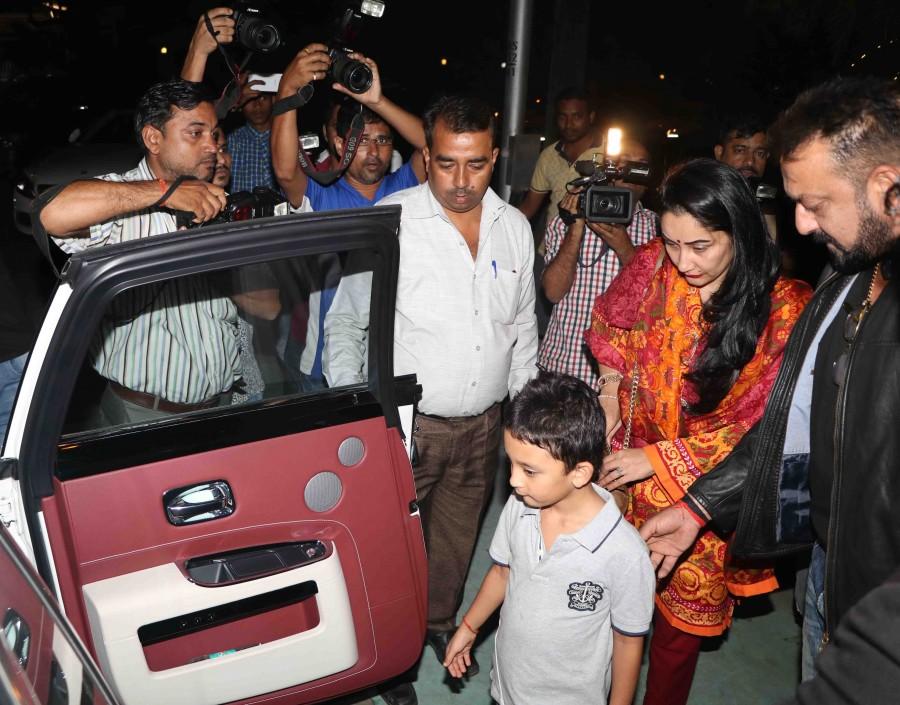 Photos of Bollywood actor Sanjay Dutt with wife Manyata & Kids spotted at Restaurant for dinner. Sanjay Dutt,actor Sanjay Dutt,Sanjay Dutt with his wife,Sanjay Dutt with wife Manyata,Manyata,Sanjay Dutt with wife Manyata & Kids,Sanjay Dutt pics,Sanjay Dutt images,Sanjay Dutt photos,Sanjay Dutt stills,Sanjay Dutt pictures