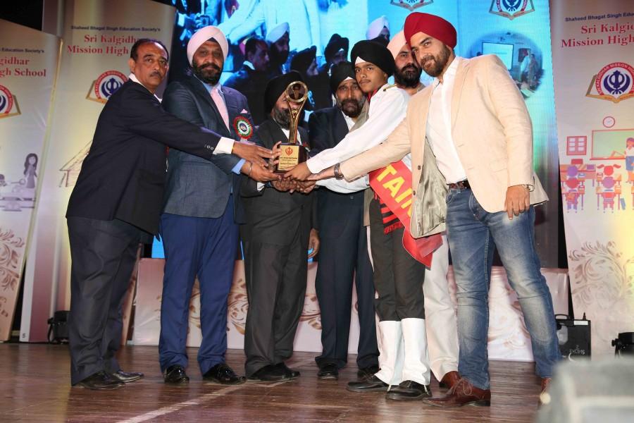 Celebs like Kanwar Singh, Gurpreet Kaur Chadha, Jaspinder Narula, Hrishitaa Bhatt, Shweta Khanduri and others spotted at the Annual Day celebration of Kalgidhar Mission High School. Annual Day celebration of Kalgidhar Mission High School,Kalgidhar Mission High School,Kanwar Singh,Gurpreet Kaur Chadha,Jaspinder Narula,Hrishitaa Bhatt,Shweta Khanduri
