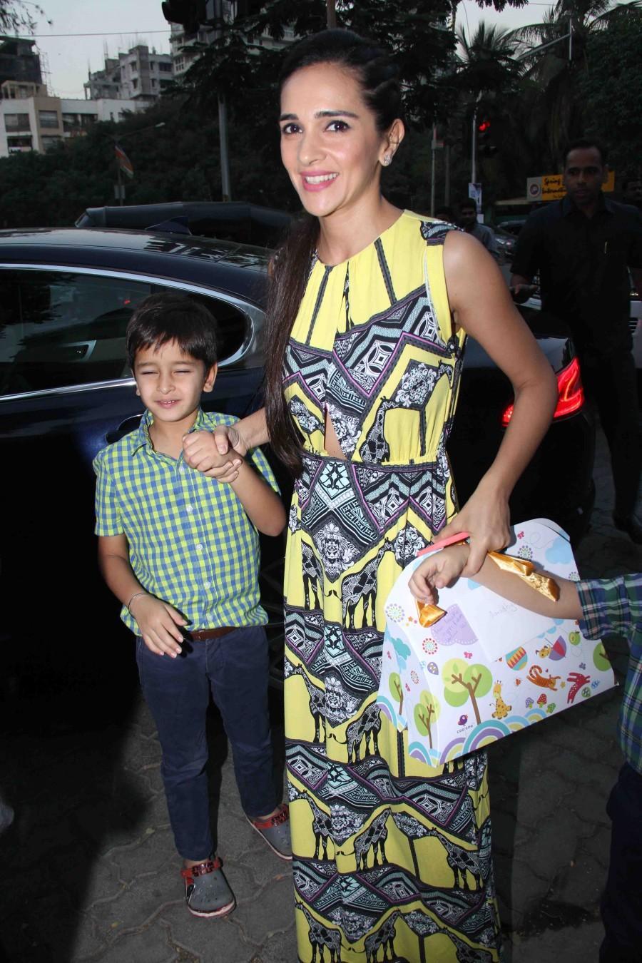 Tara Sharma spotted at Aaradhya Bachchan’s birthday bash. Aaradhya Bachchan,Aaradhya Bachchan’s birthday bash,Kiran Rao,Twinkle Khanna,Sonali Bendre,Aishwarya Rai,Amitabh Bachchan,Kunal Kapoor,Naina Bachchan,Sanjay Gupta,Meghna Ghai Puri,Azad Rao Khan,Kiran Rao,Marzi Pestonji,Airah Walia,Bunty Walia,Vanessa Parm