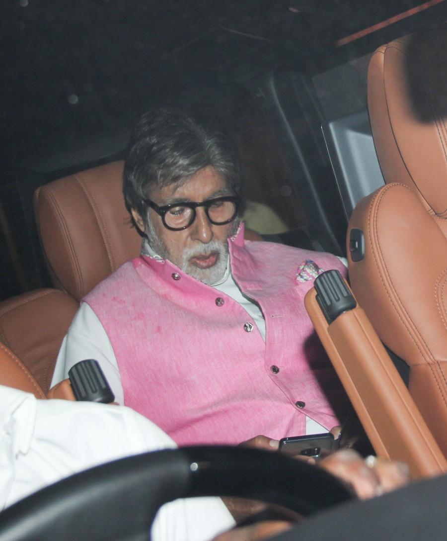 Amitabh Bachchan spotted at Aaradhya Bachchan’s birthday bash. Aaradhya Bachchan,Aaradhya Bachchan’s birthday bash,Kiran Rao,Twinkle Khanna,Sonali Bendre,Aishwarya Rai,Amitabh Bachchan,Kunal Kapoor,Naina Bachchan,Sanjay Gupta,Meghna Ghai Puri,Azad Rao Khan,Kiran Rao,Marzi Pestonji,Airah Walia,Bunty Walia,Vanessa Parm