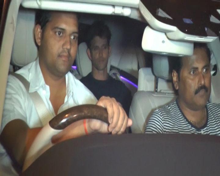 Hrithik Roshan Coldplay After-Party,Shah Rukh Khan,Salman Khan,Hrithik Roshan,Ranveer Singh,Farhan Akhtar,Imtiaz Ali,Kiran Rao,Zoya Akhtar,Ranveer Singh,Riteish Deshmukh,Genelia D'Souza,Shriya Saran,Vivek Oberai