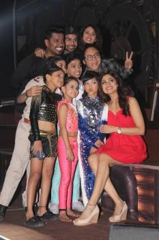 Photos of Bollywood actress Shamita Shetty spotted on the sets of super dancers.