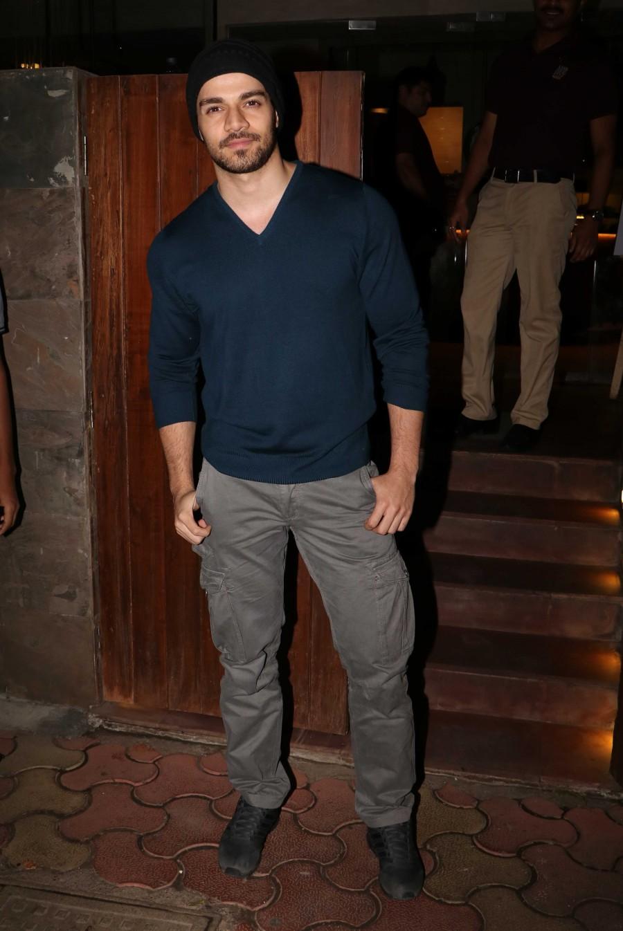 Photos of Bollywood actor Sooraj Pancholi snapped at Cafe Indigo in Bandra. Sooraj Pancholi,Sooraj Pancholi snapped at Cafe Indigo,Sooraj Pancholi at Cafe Indigo,Cafe Indigo,Sooraj Pancholi pics,Sooraj Pancholi images,Sooraj Pancholi photos,Sooraj Pancholi stills,Sooraj Pancholi pictures
