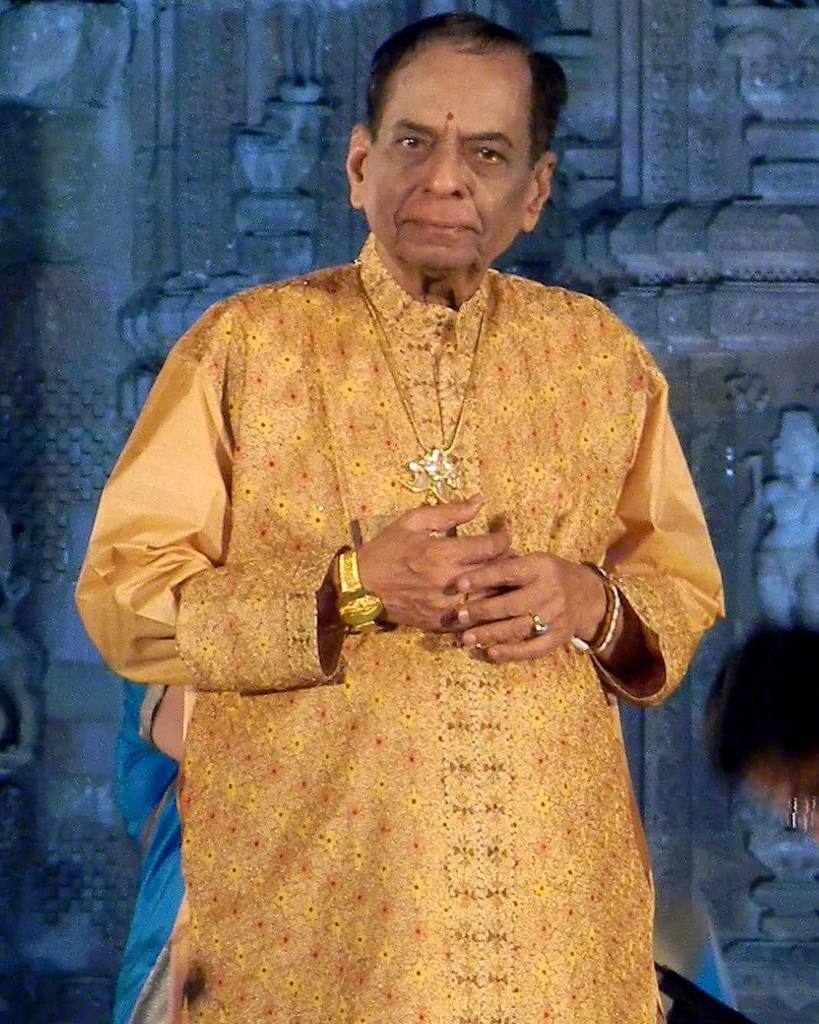 Check out Mangalampalli Balamuralikrishna's Rare and Unseen pictures. Mangalampalli Balamuralikrishna,Balamuralikrishna,Balamuralikrishna passes away,Balamuralikrishna dead,m balamuralikrishna died,m balamuralikrishna,Balamuralikrishna pics,Balamuralikrishna images,Balamuralikrishna photos,Balamuralikrishna stills,Balamural